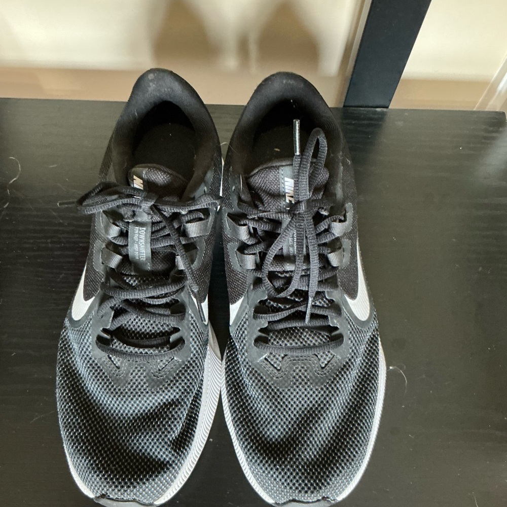Nike Black and White Athletic Shoes Sleek Design